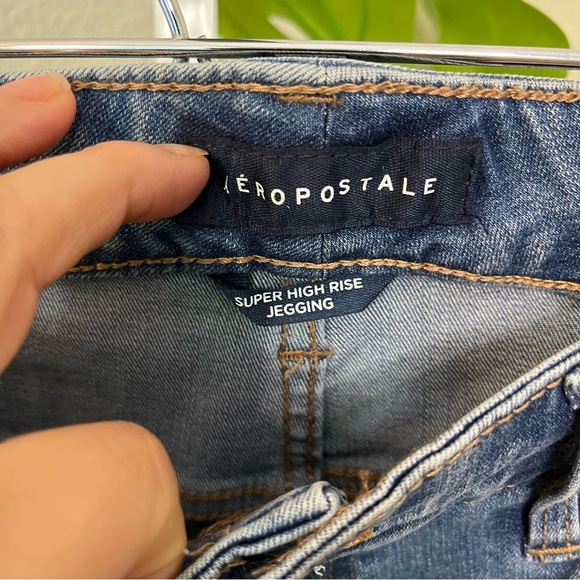 ✨ Aéropostale Light Wash Distressed Super High Rise Jegging Sz 16R | Plus Size - Picture 3 of 11